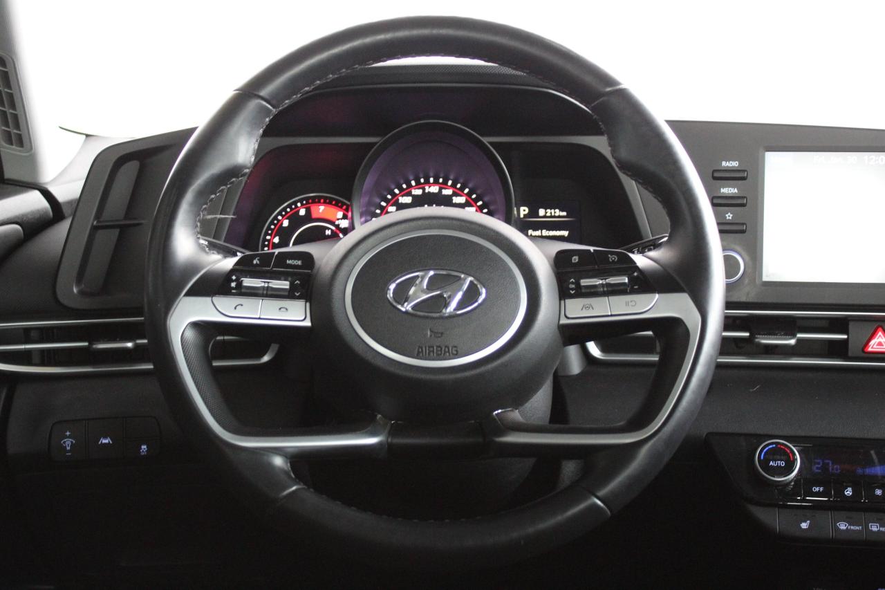 2022 Hyundai Elantra Preferred IVT w/Sun & Tech Package Photo