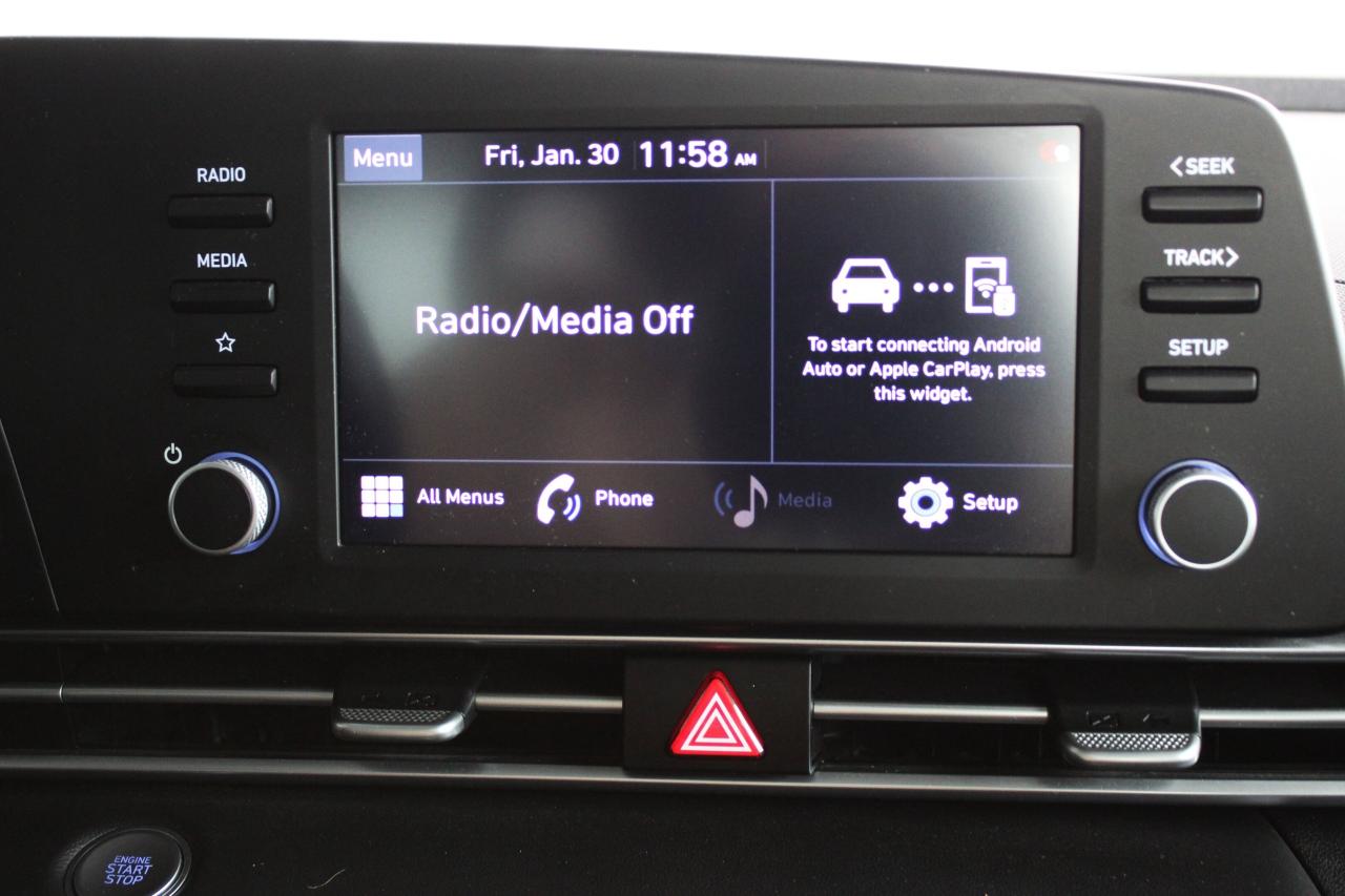 2022 Hyundai Elantra Preferred IVT w/Sun & Tech Package Photo