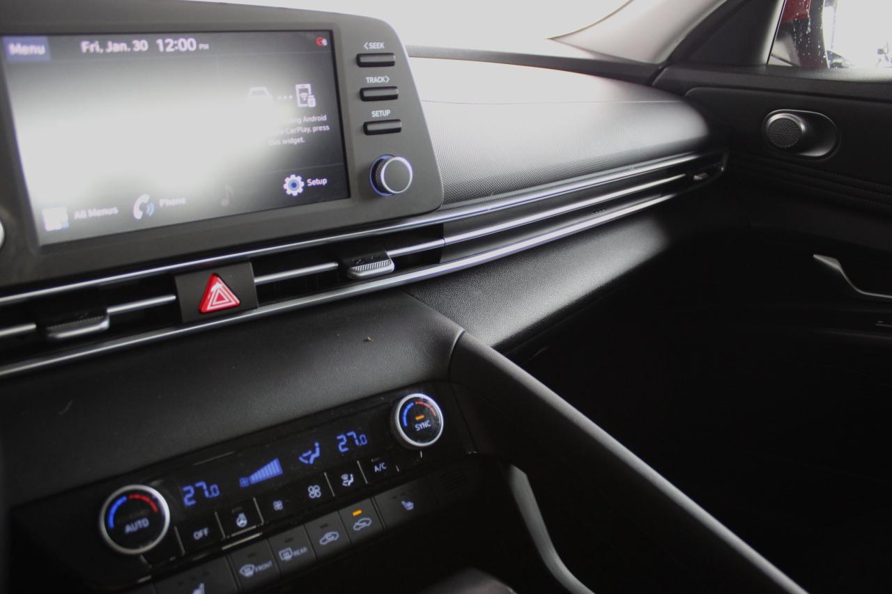 2022 Hyundai Elantra Preferred IVT w/Sun & Tech Package Photo