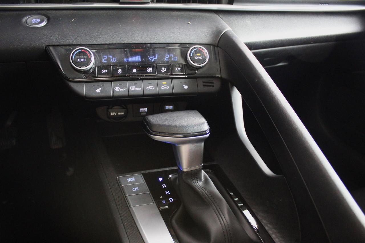 2022 Hyundai Elantra Preferred IVT w/Sun & Tech Package Photo