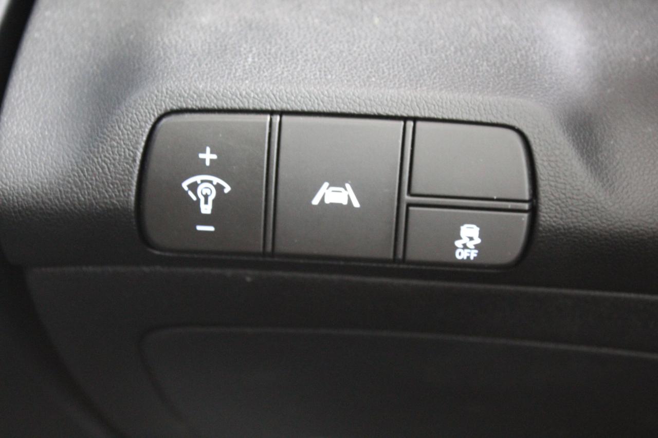 2022 Hyundai Elantra Preferred IVT w/Sun & Tech Package Photo