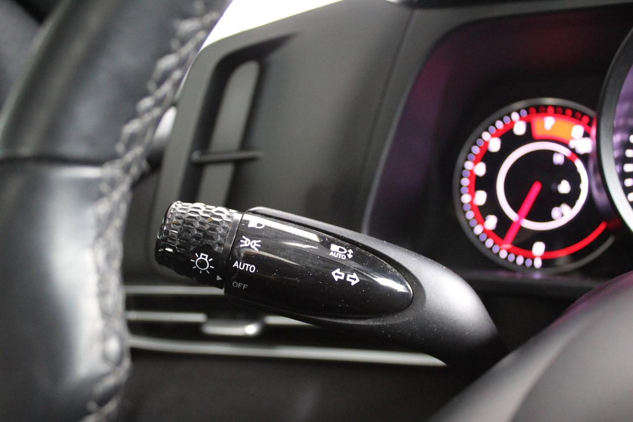 2022 Hyundai Elantra Preferred IVT w/Sun & Tech Package Photo