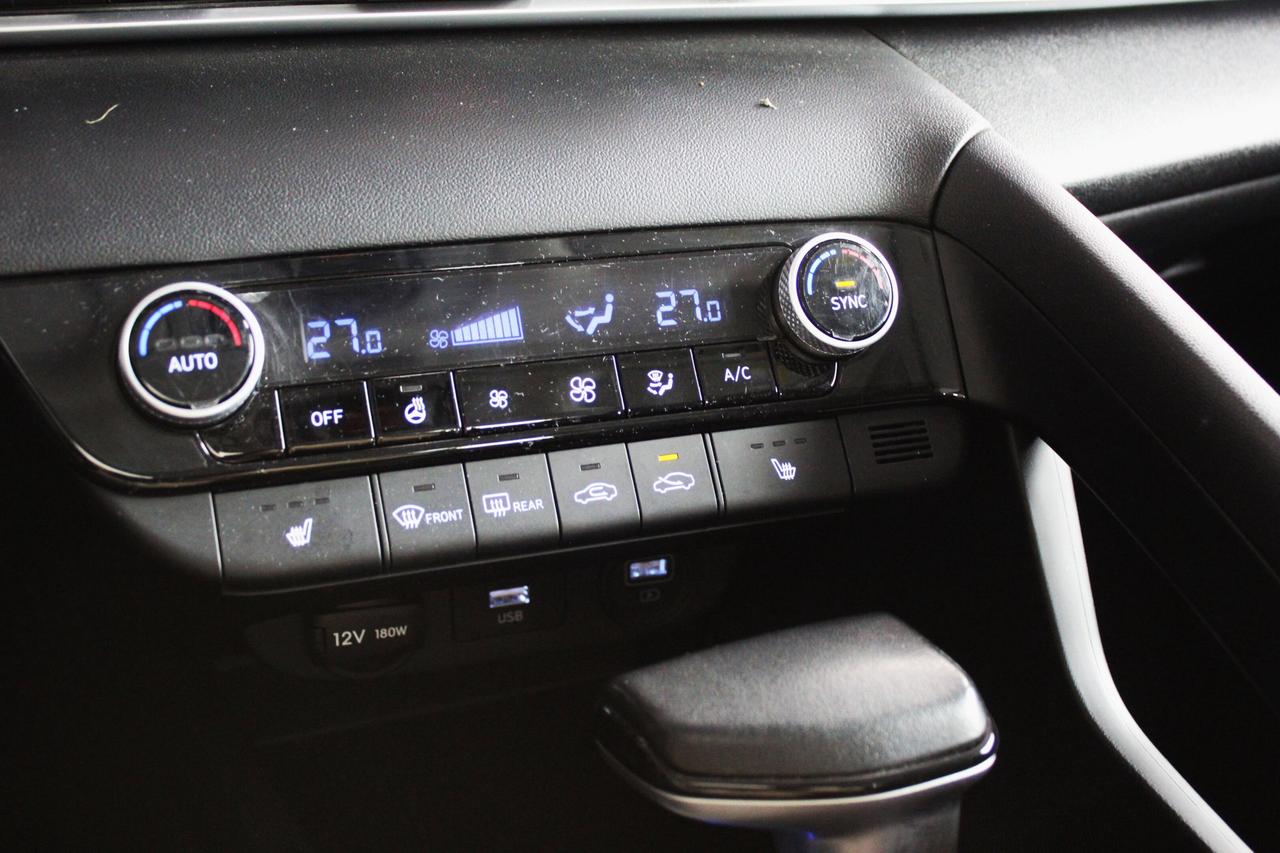 2022 Hyundai Elantra Preferred IVT w/Sun & Tech Package Photo