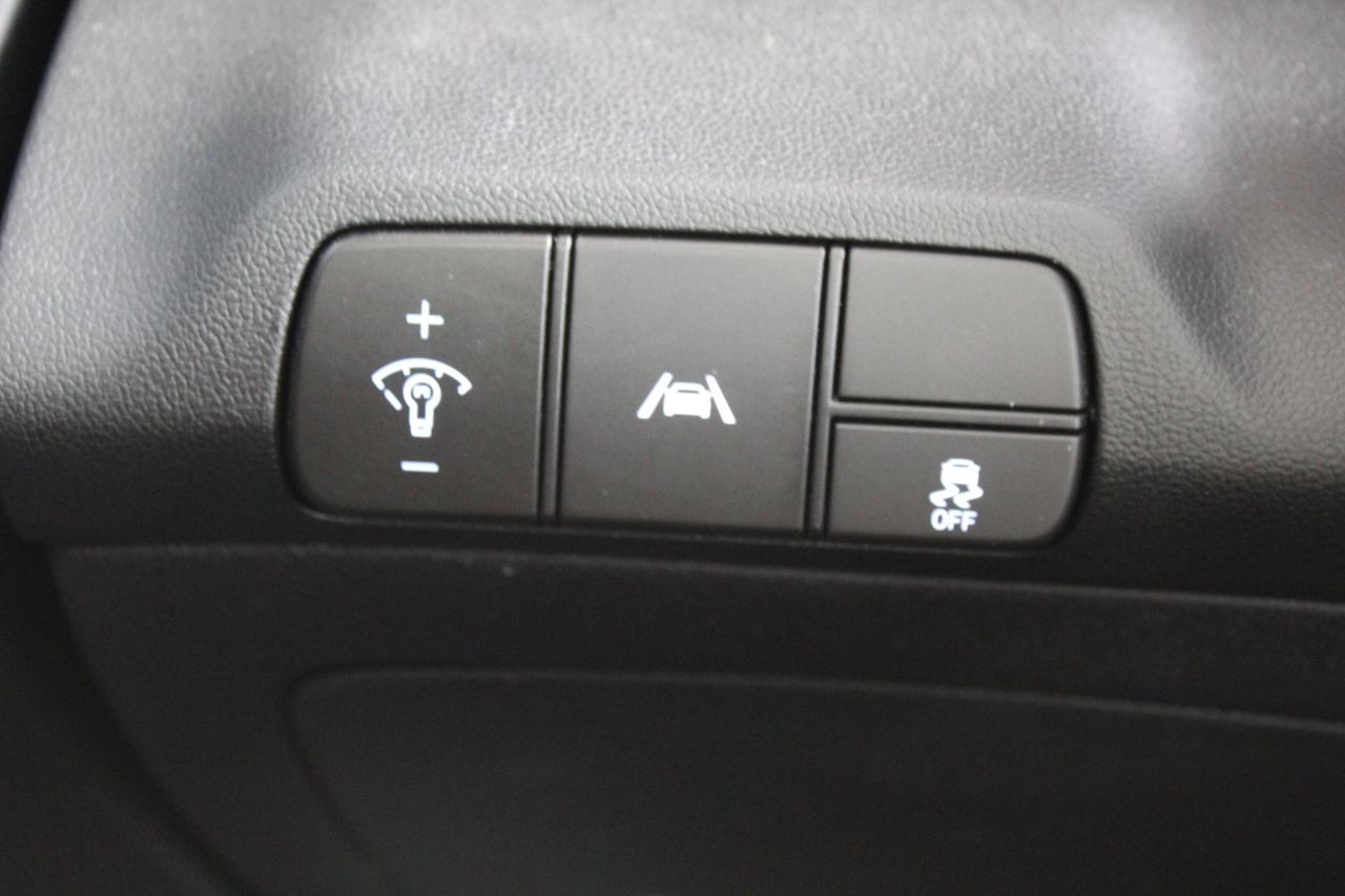 2022 Hyundai Elantra Preferred IVT w/Sun & Tech Package Photo