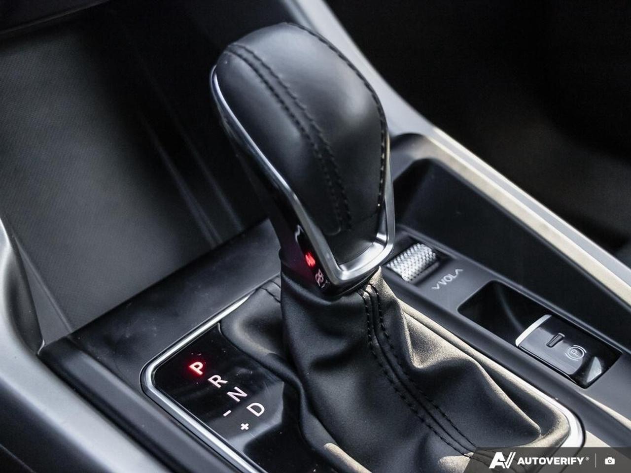 2024 Dodge Hornet Tech Pack   Black Top Photo
