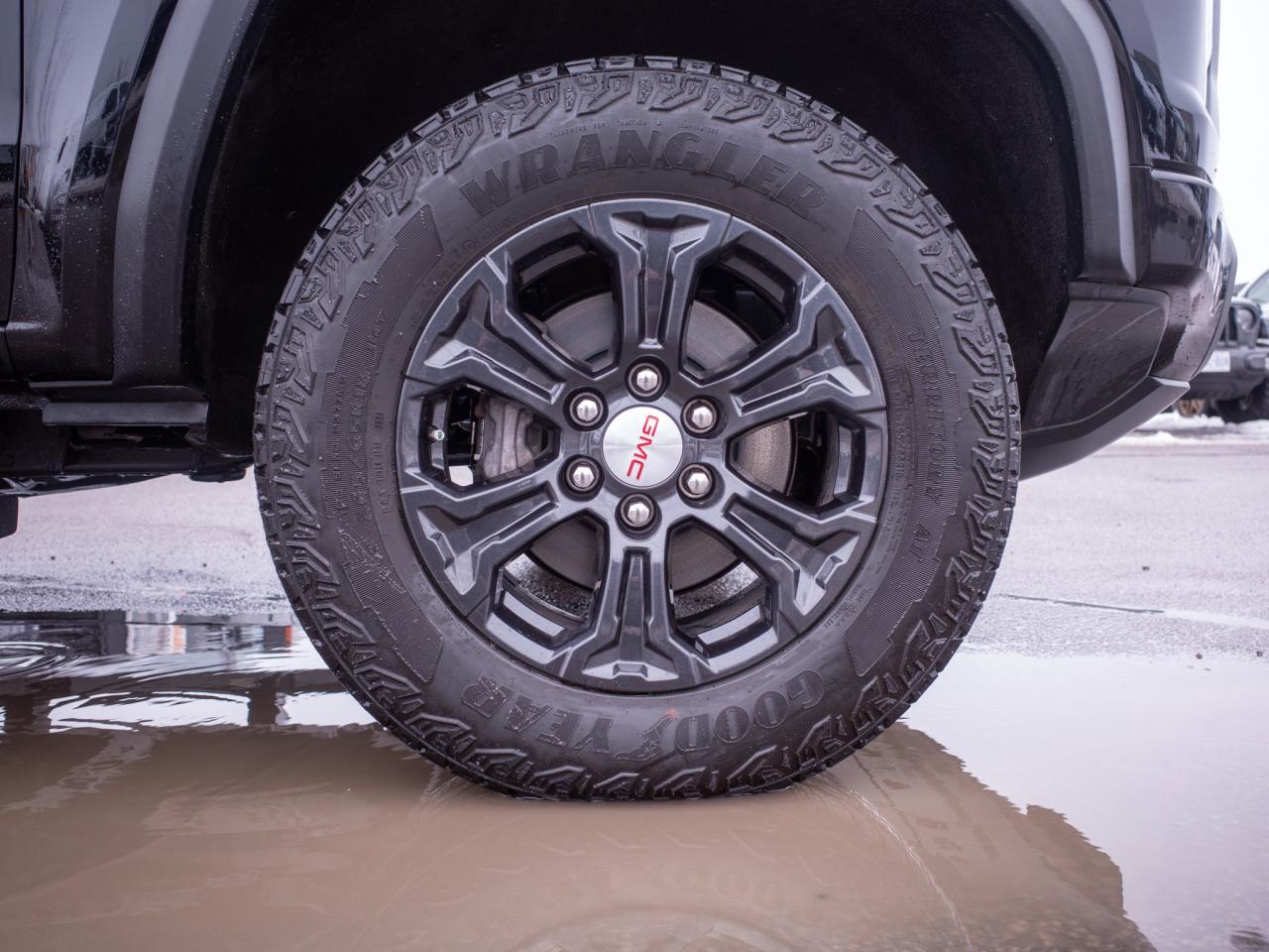 2024 GMC Canyon Elevation - Off-Road Performance Display Photo