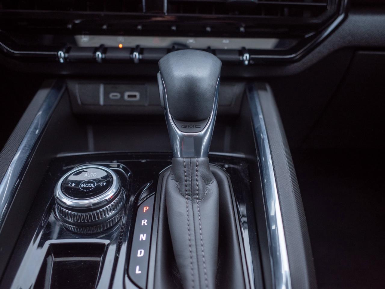 2024 GMC Canyon Elevation - Off-Road Performance Display Photo