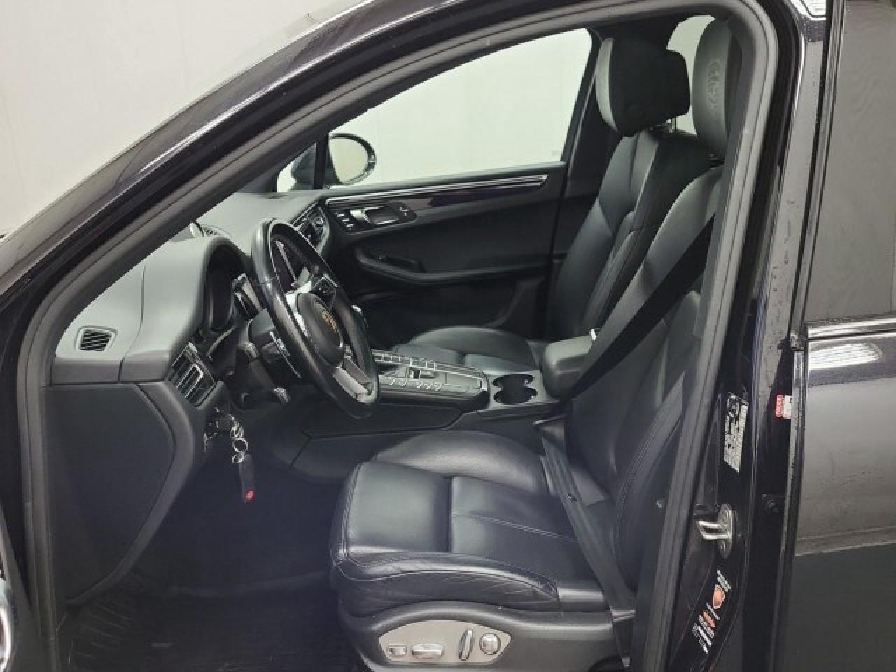 2019 Porsche Macan S AWD Photo2