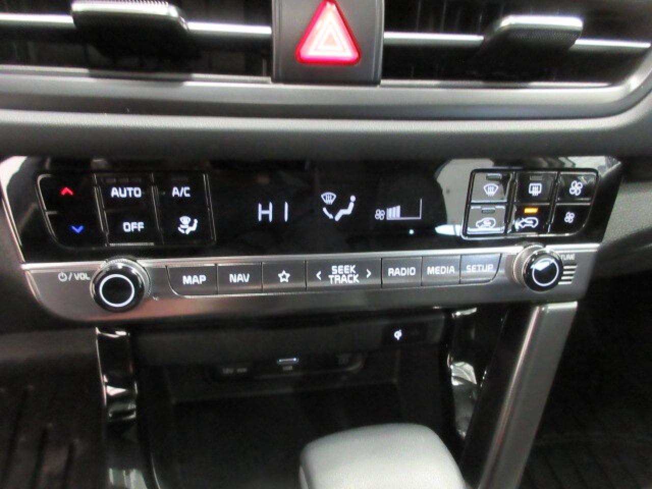 2025 Kia Seltos EX PREMIUM AWD, NAV, ROOF, HTD. LEATHER, 12K! Photo