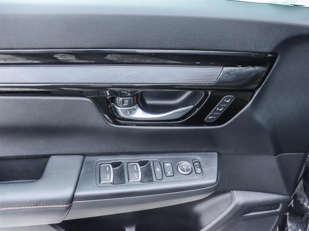 2024 Honda CR-V Touring LEATHER NAVI SUNROOF Photo