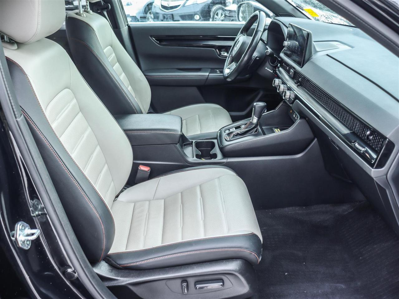 2024 Honda CR-V Touring LEATHER NAVI SUNROOF Photo