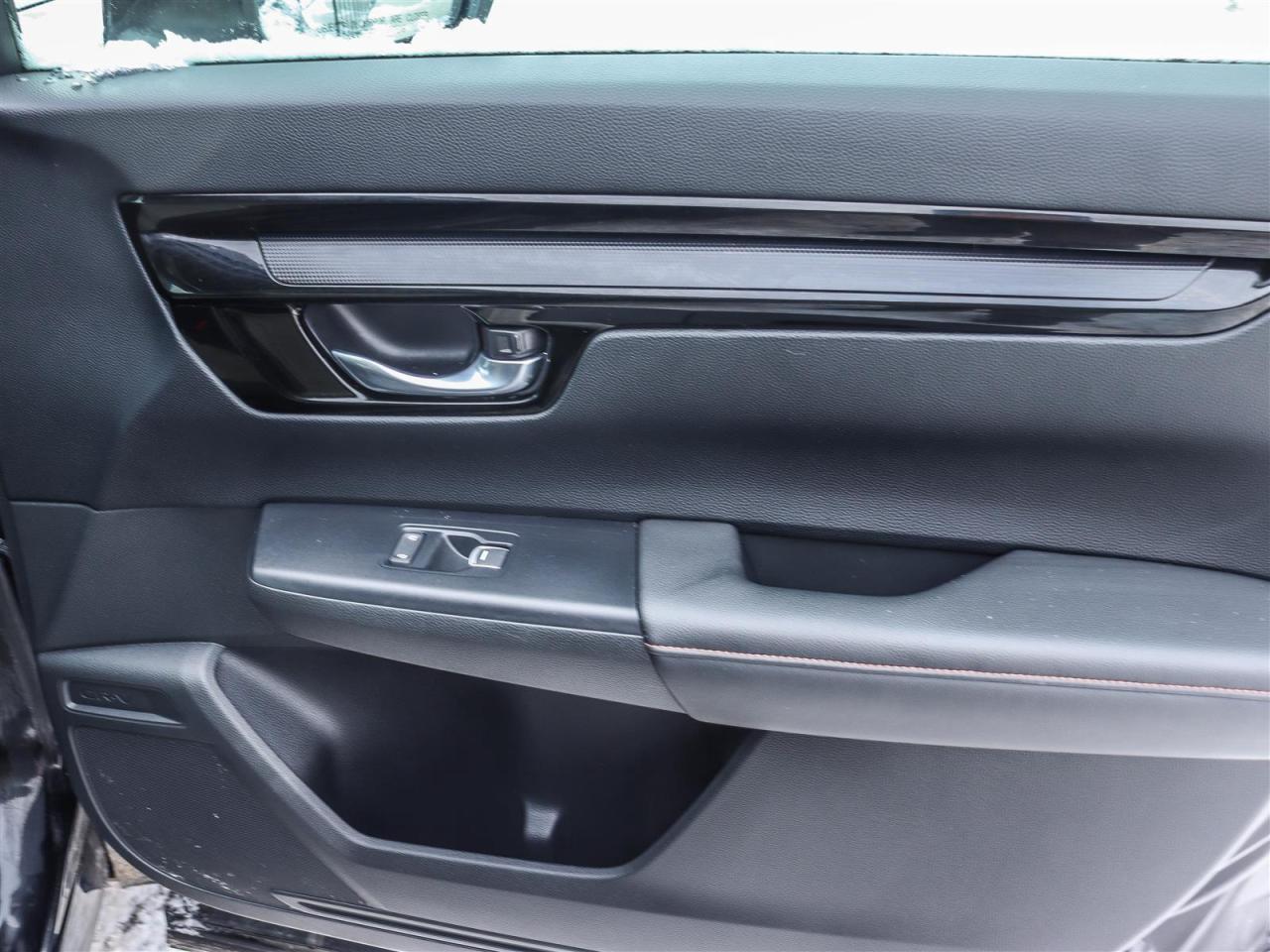 2024 Honda CR-V Touring LEATHER NAVI SUNROOF Photo