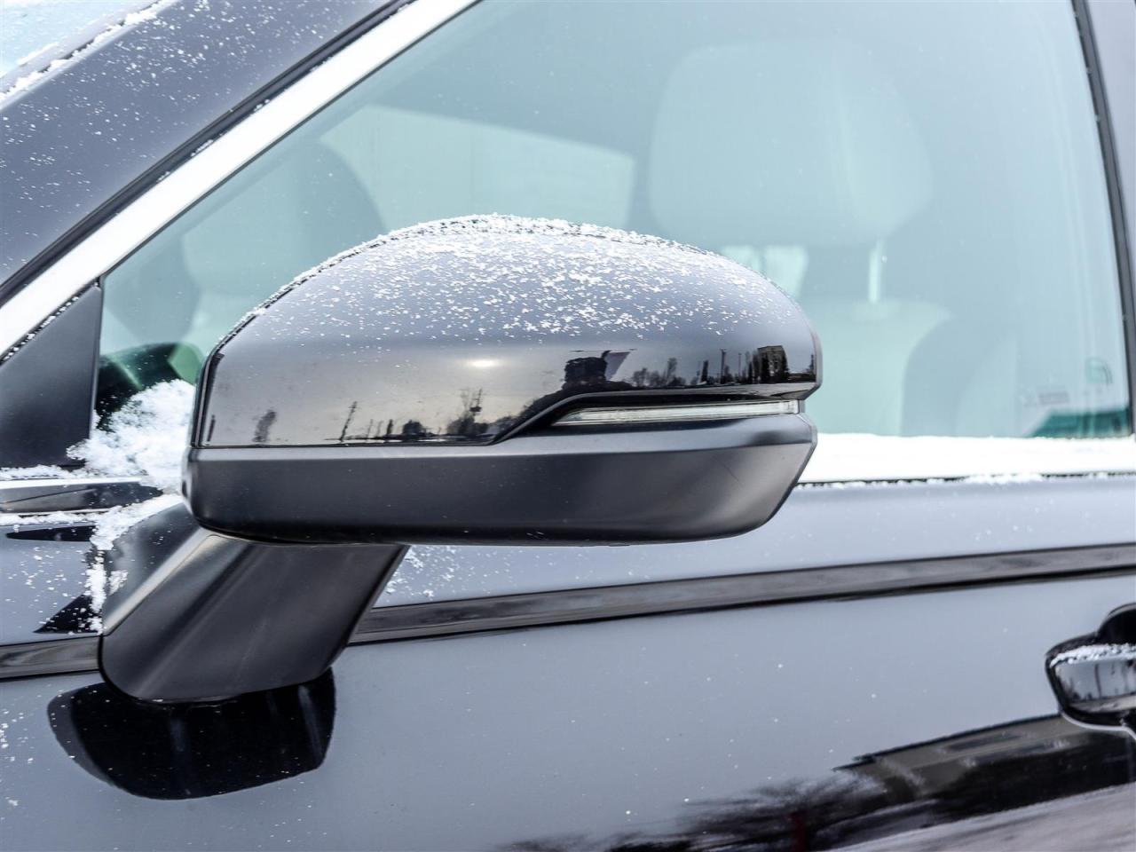 2024 Honda CR-V Touring LEATHER NAVI SUNROOF Photo