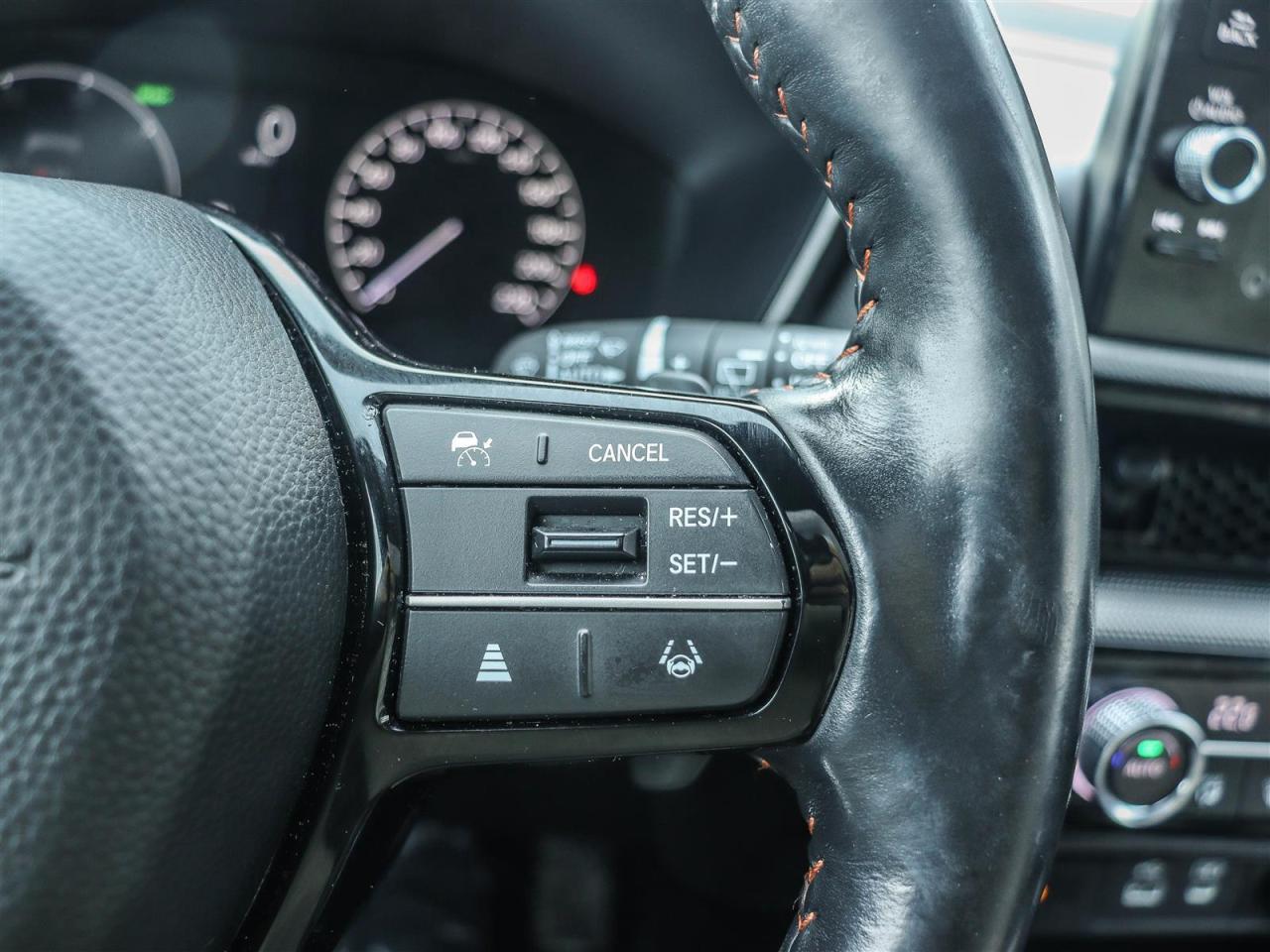 2024 Honda CR-V Touring LEATHER NAVI SUNROOF Photo