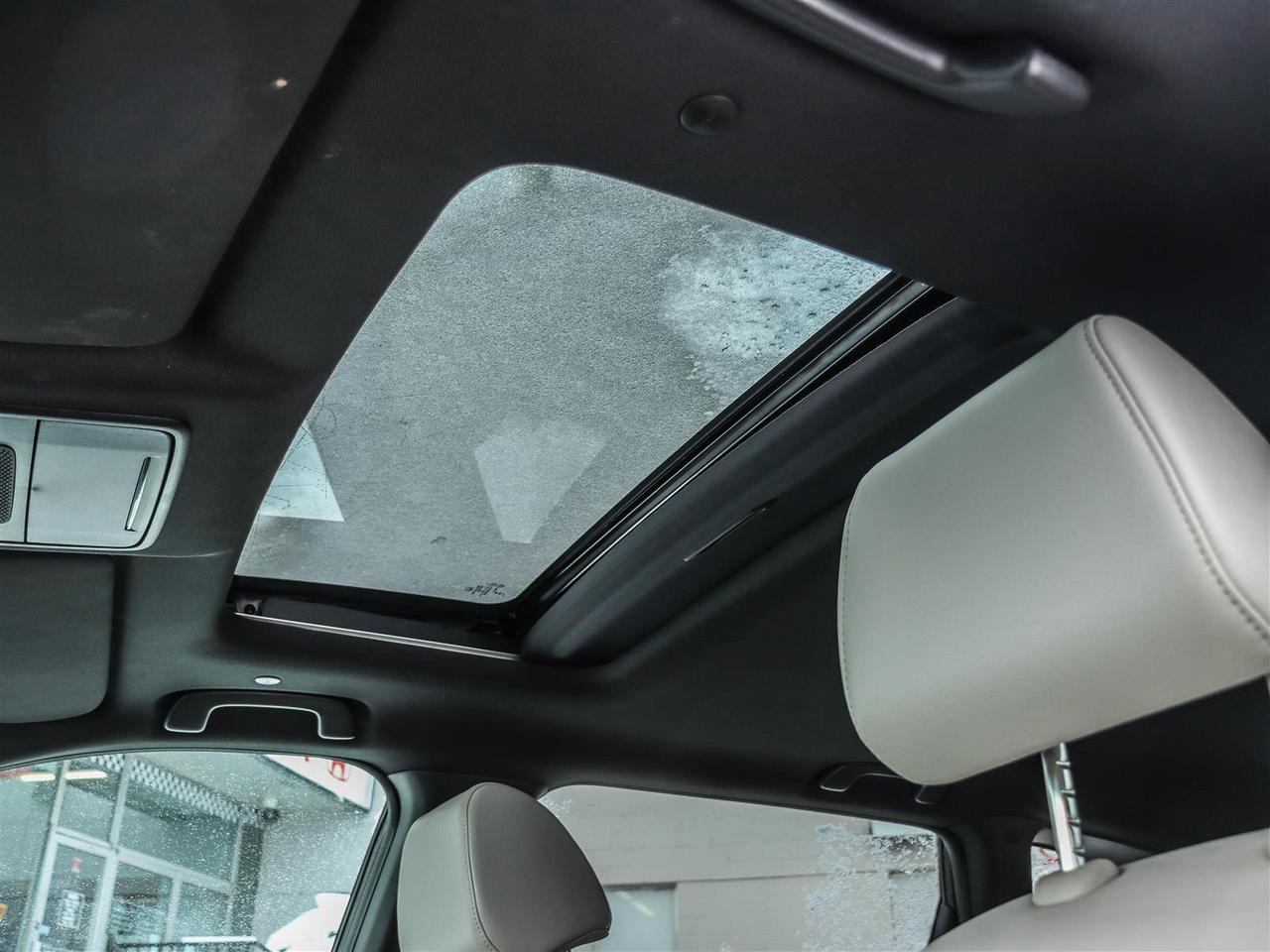 2024 Honda CR-V Hybrid Touring LEATHER NAVI SUNROOF Photo