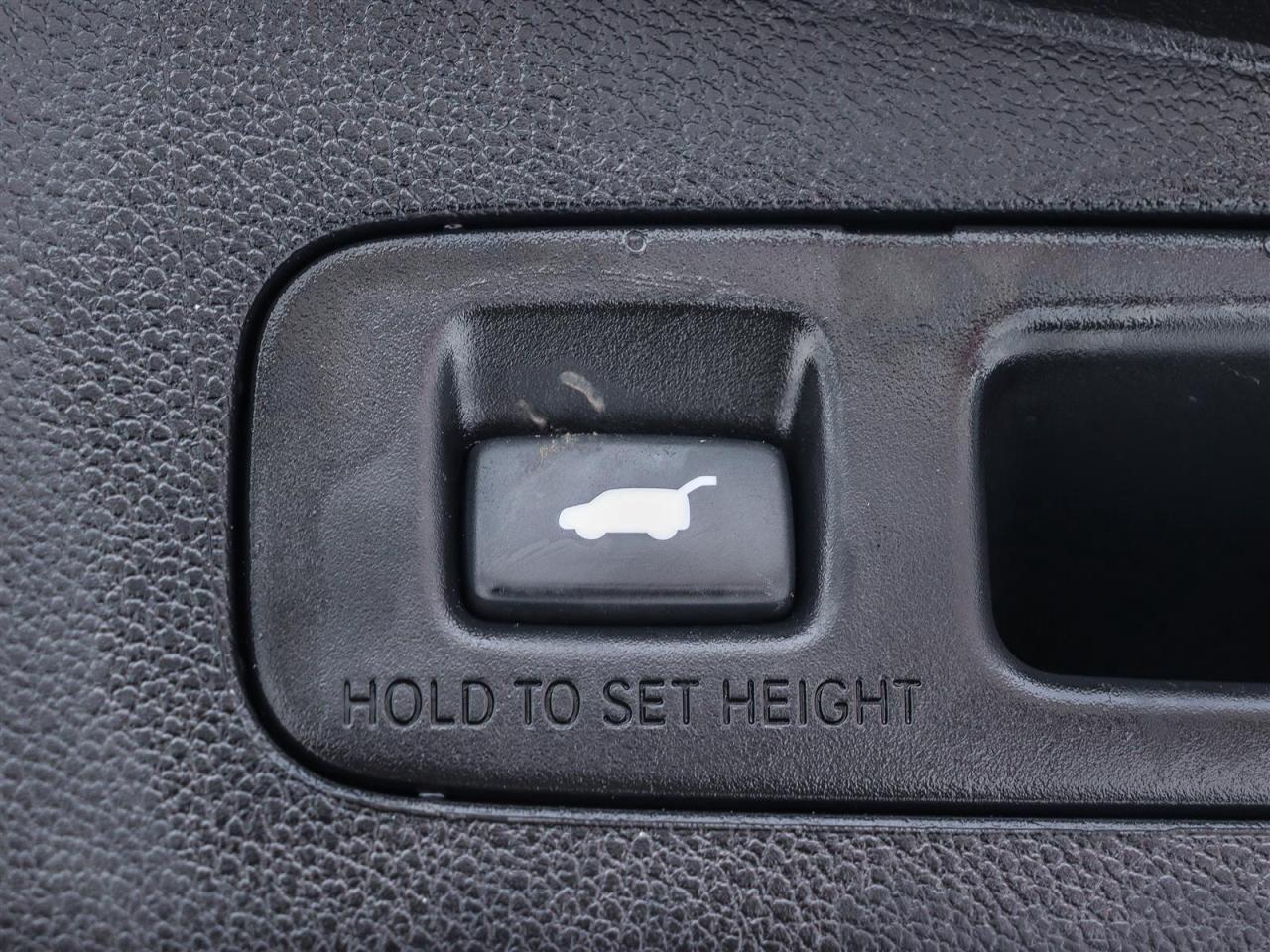 2020 Honda CR-V Touring LEATHER NAVI SUNROOF Photo