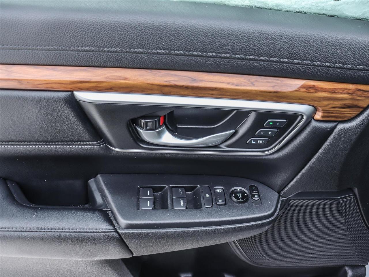 2020 Honda CR-V Touring LEATHER NAVI SUNROOF Photo