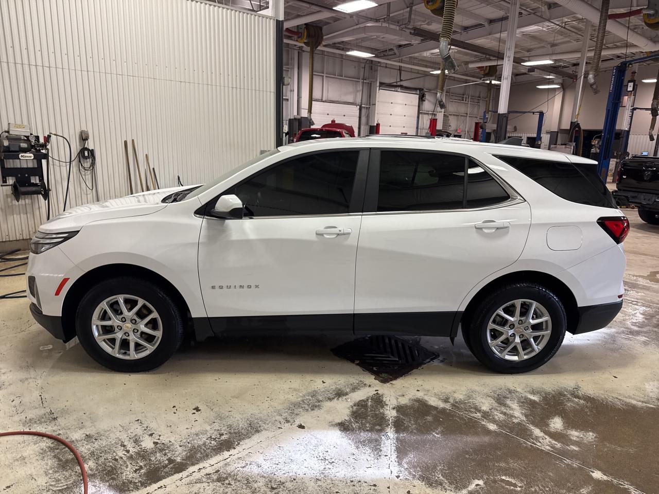 2024 Chevrolet Equinox LT Photo0