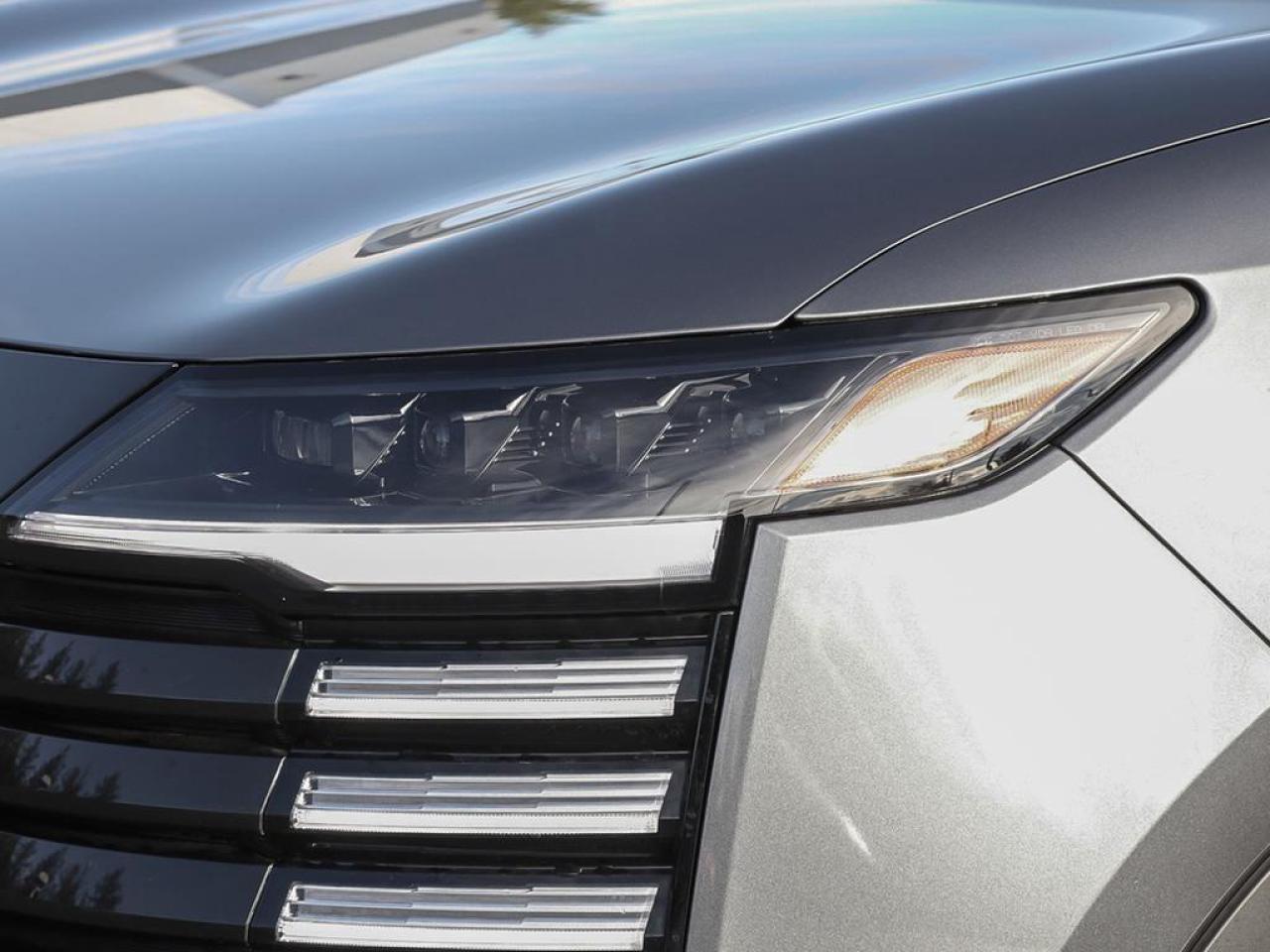 2025 Nissan Kicks SR Photo