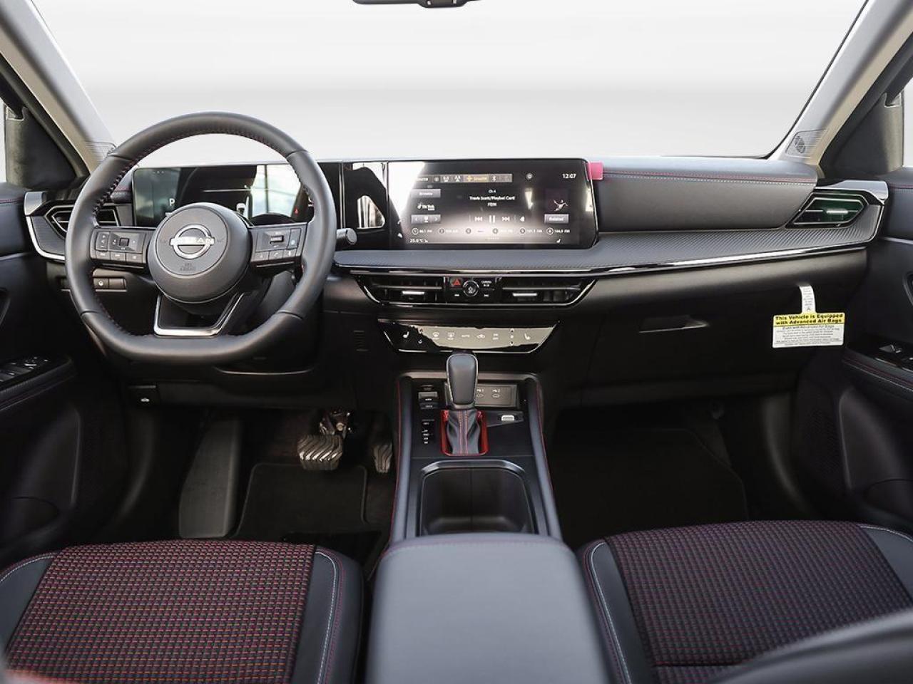 2025 Nissan Kicks SR Photo