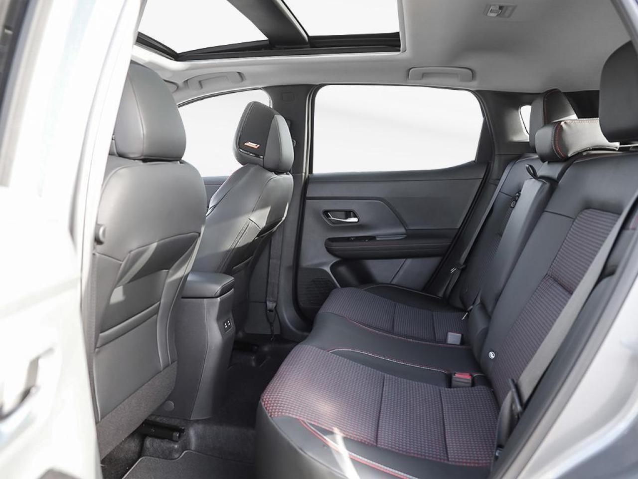 2025 Nissan Kicks SR Photo