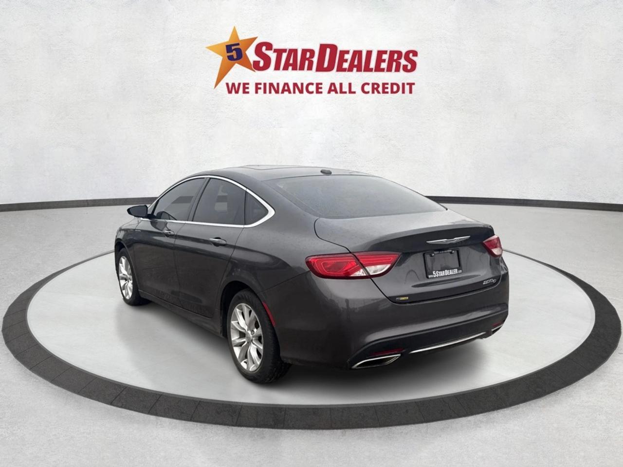 2015 Chrysler 200 NAV LEATHER PANO ROOF CLEAN WE FINANCE ALL CREDIT! Photo4