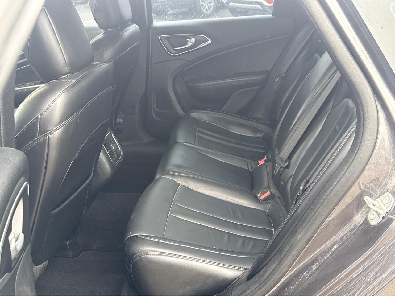 2015 Chrysler 200 NAV LEATHER PANO ROOF CLEAN WE FINANCE ALL CREDIT! Photo