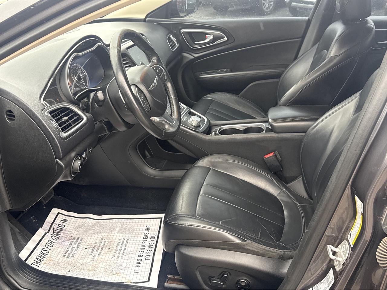 2015 Chrysler 200 NAV LEATHER PANO ROOF CLEAN WE FINANCE ALL CREDIT! Photo