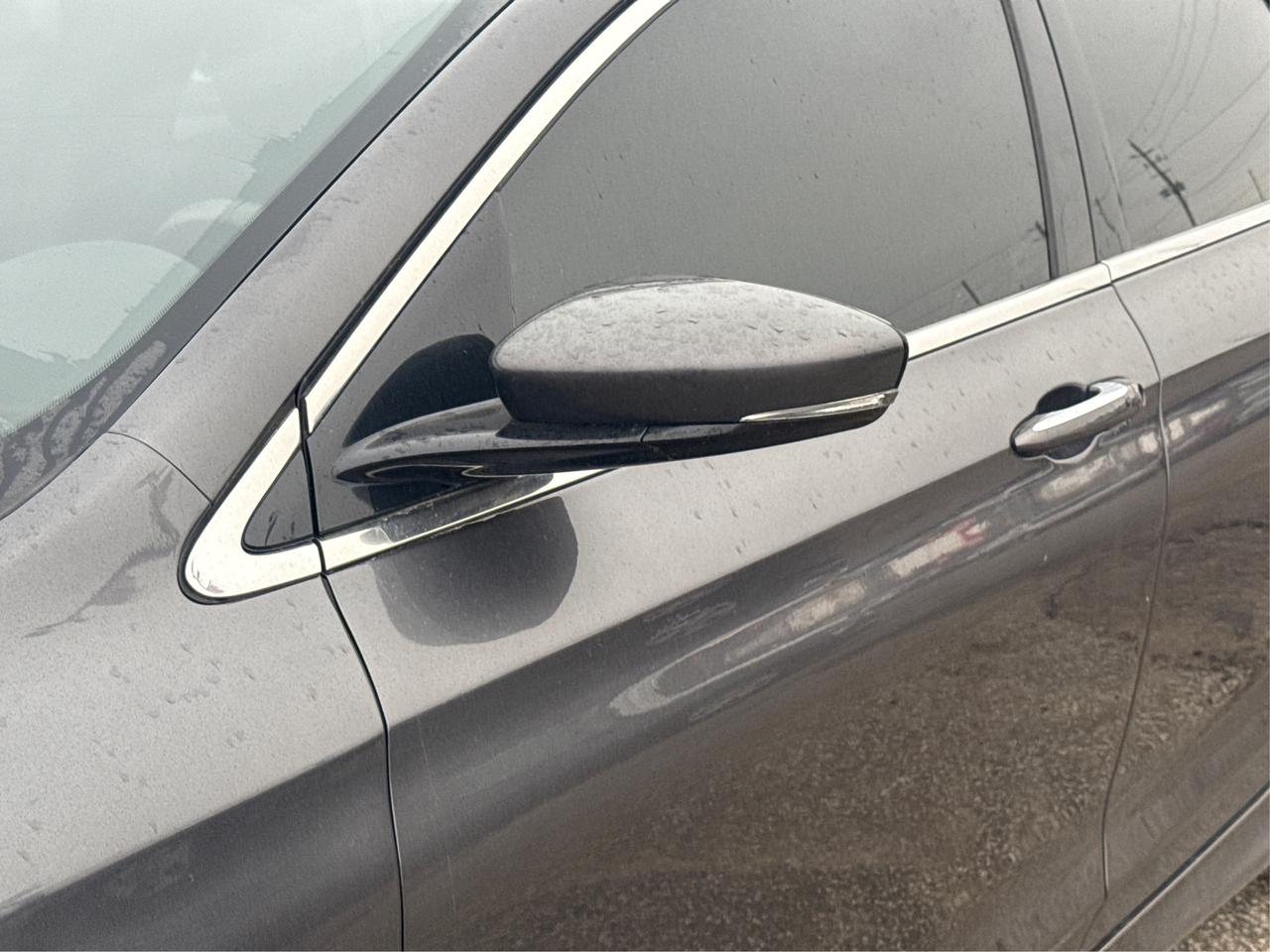 2015 Chrysler 200 NAV LEATHER PANO ROOF CLEAN WE FINANCE ALL CREDIT! Photo