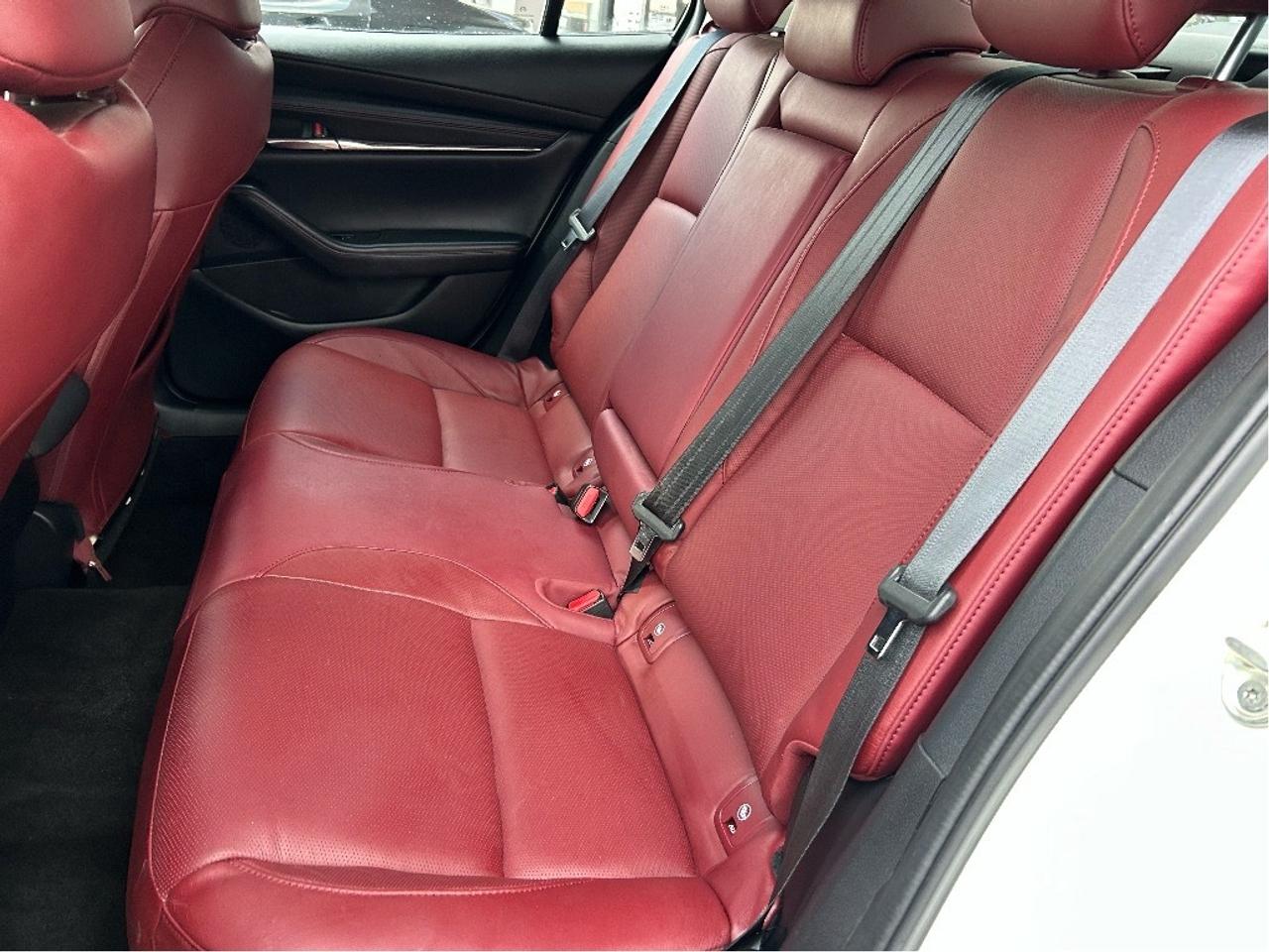 2023 Mazda MAZDA3 GT Auto FWD   CLEAN CAR FAX Photo