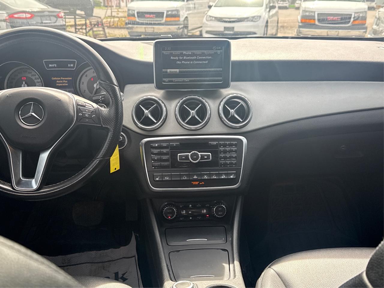2015 Mercedes-Benz GLA-Class CERTIFIED NAV LEATHER ROOF WE FINANCE ALL CREDIT Photo
