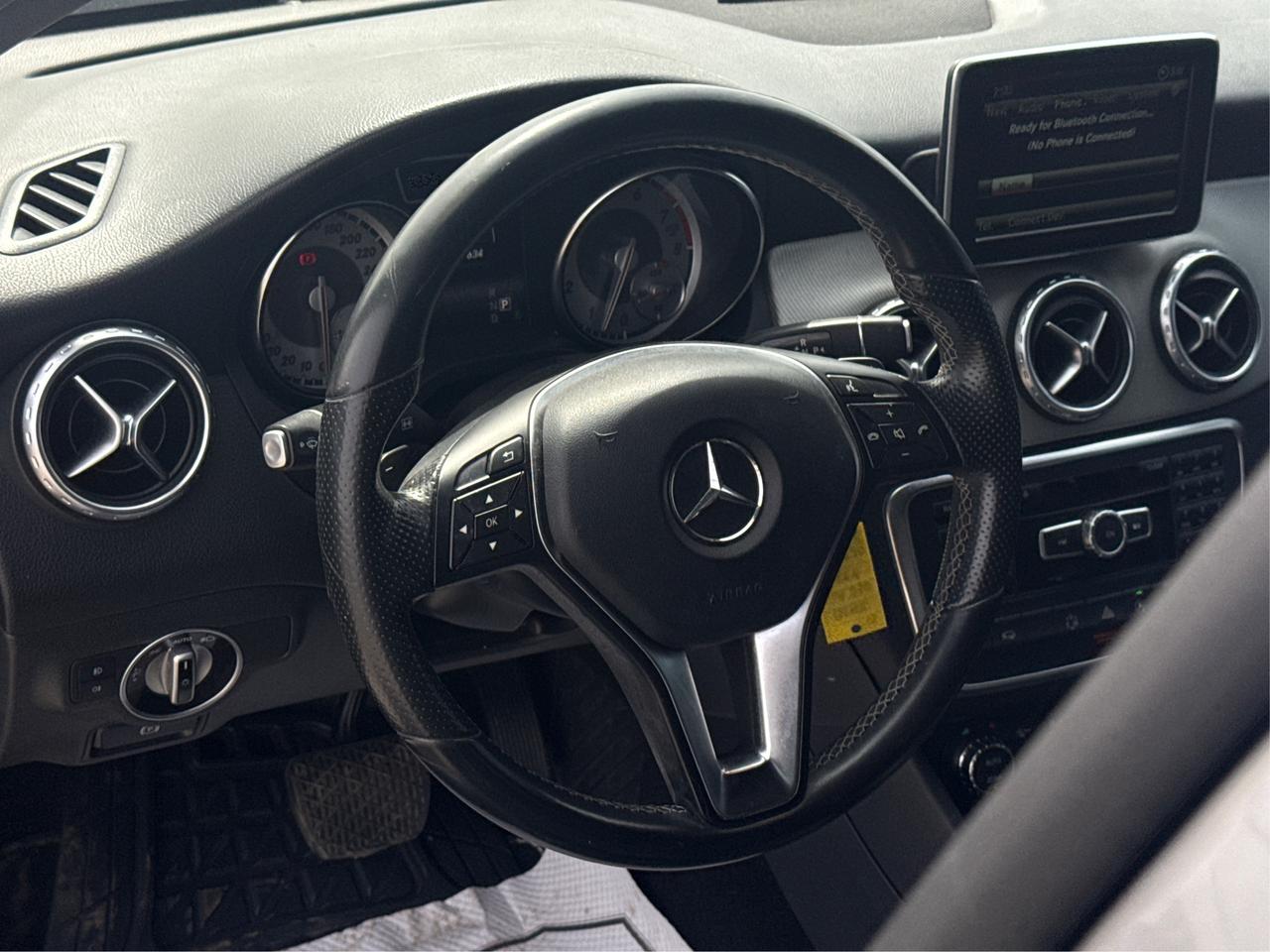 2015 Mercedes-Benz GLA-Class CERTIFIED NAV LEATHER ROOF WE FINANCE ALL CREDIT Photo