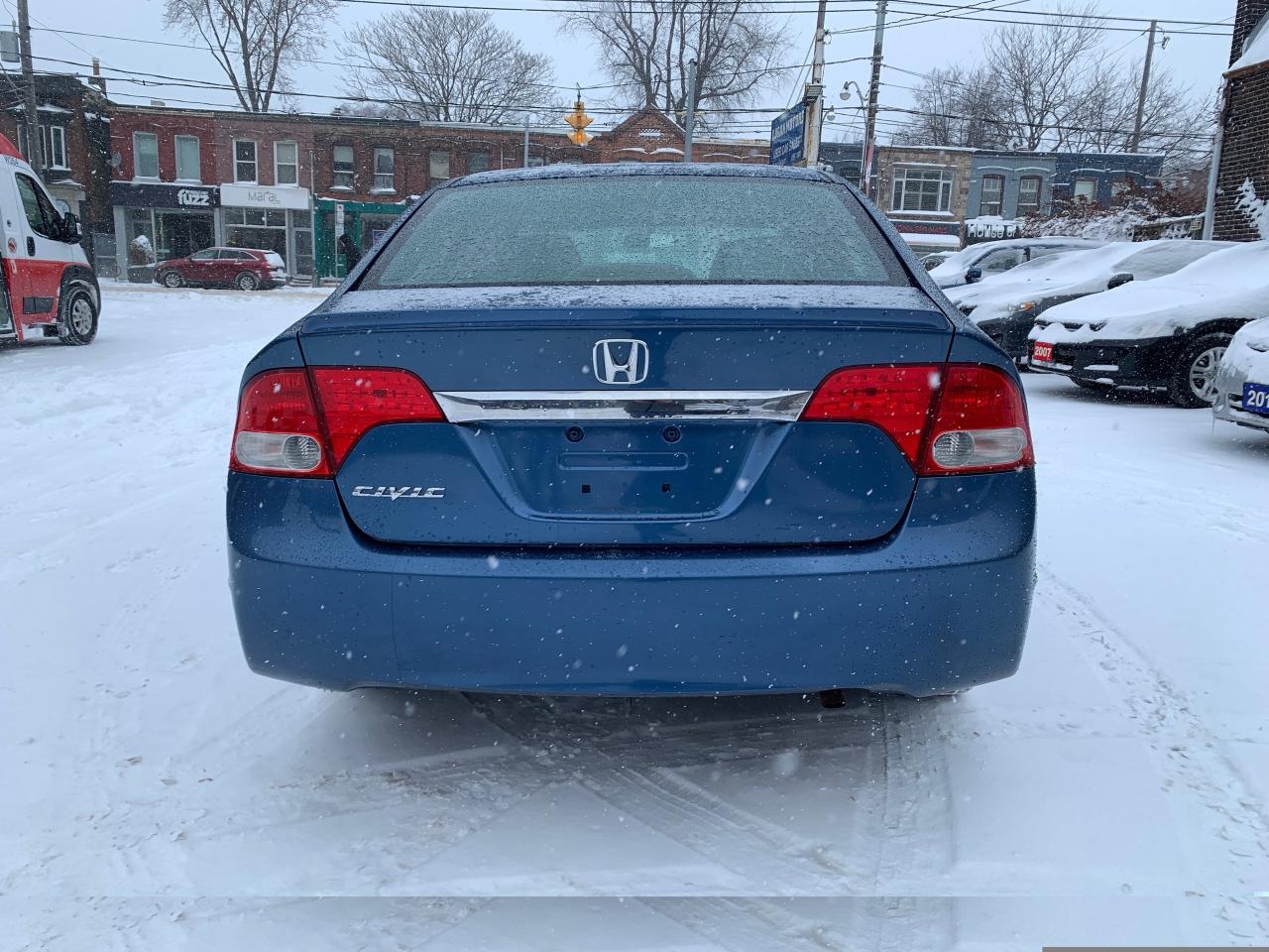 2010 Honda Civic 4dr Auto EX-L Photo3