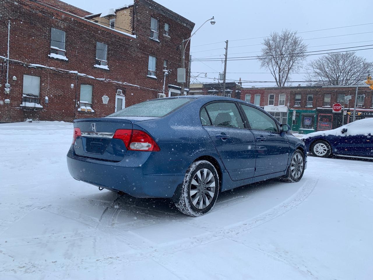 2010 Honda Civic 4dr Auto EX-L Photo4