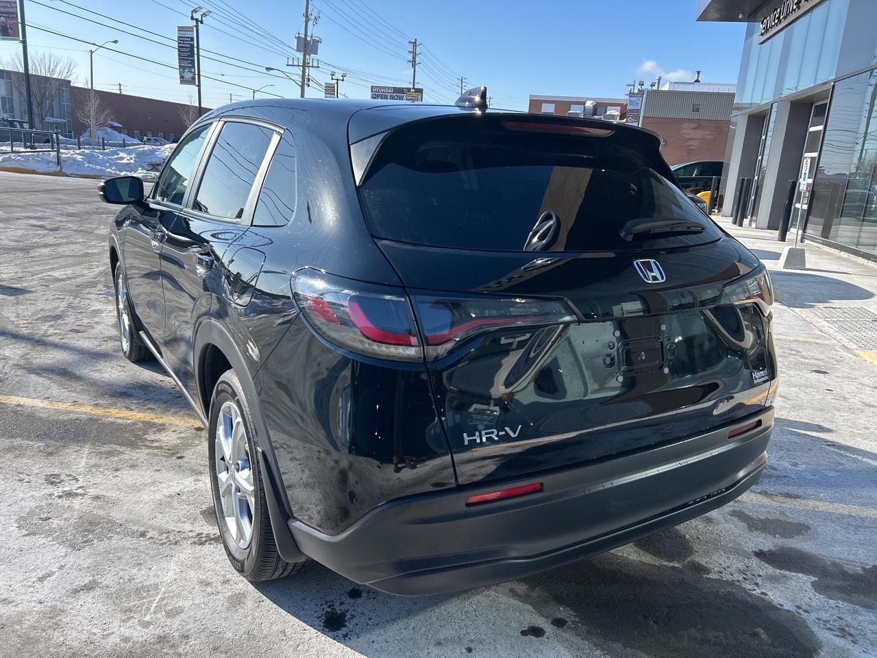 2024 Honda HR-V LX-B 2WD CVT   CLEAN CARFAX   ONE OWNER Photo2