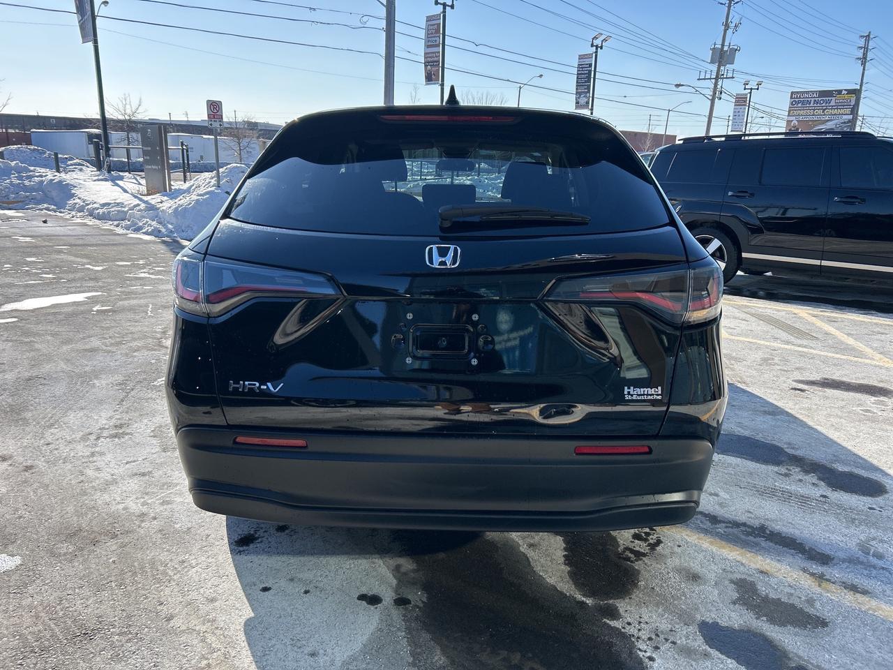 2024 Honda HR-V LX-B 2WD CVT   CLEAN CARFAX   ONE OWNER Photo3
