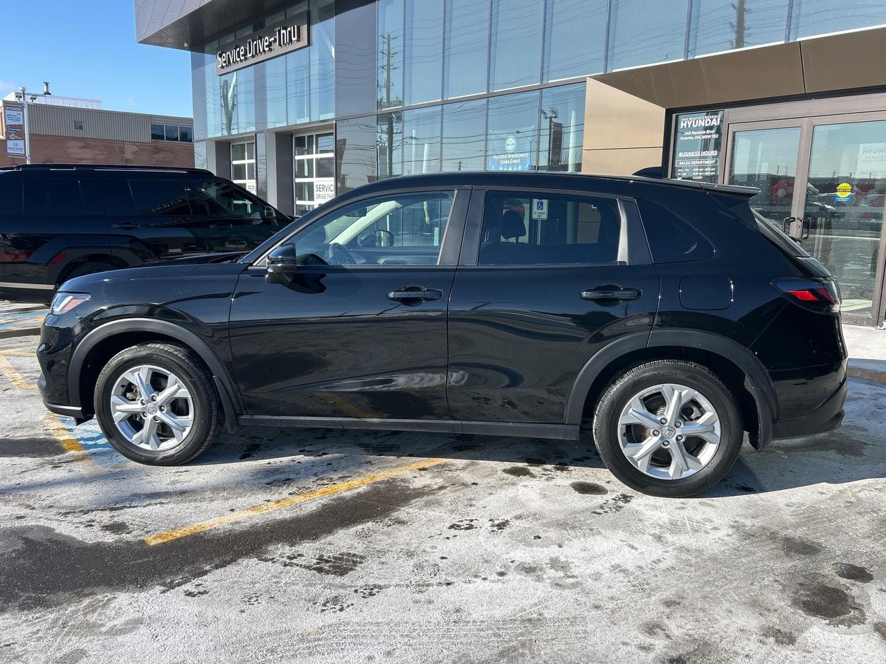 2024 Honda HR-V LX-B 2WD CVT   CLEAN CARFAX   ONE OWNER Photo