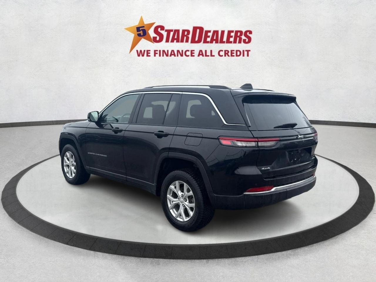 2023 Jeep Grand Cherokee NAV LEATHER HEATED SEATS! WE FINANCE ALL CREDIT! Photo4