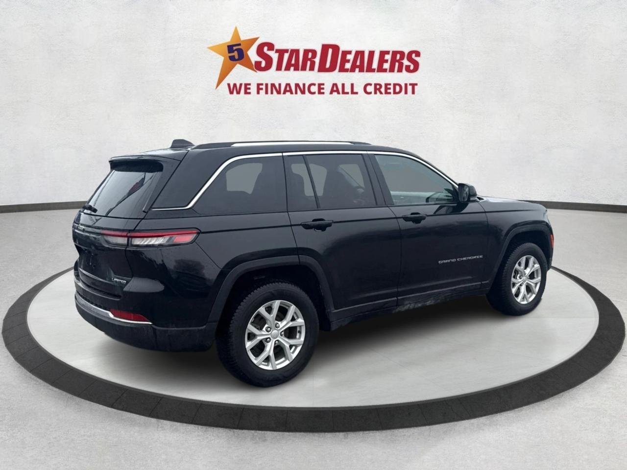 2023 Jeep Grand Cherokee NAV LEATHER HEATED SEATS! WE FINANCE ALL CREDIT! Photo