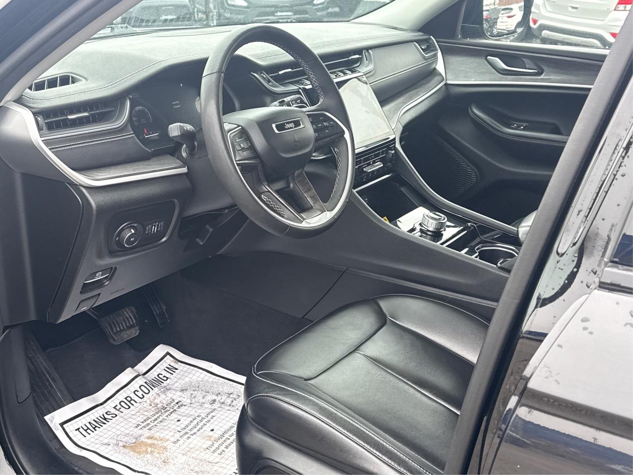 2023 Jeep Grand Cherokee NAV LEATHER HEATED SEATS! WE FINANCE ALL CREDIT! Photo