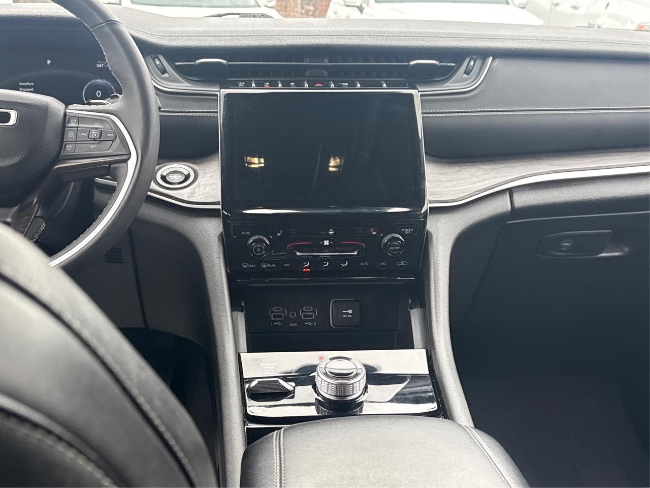 2023 Jeep Grand Cherokee NAV LEATHER HEATED SEATS! WE FINANCE ALL CREDIT! Photo