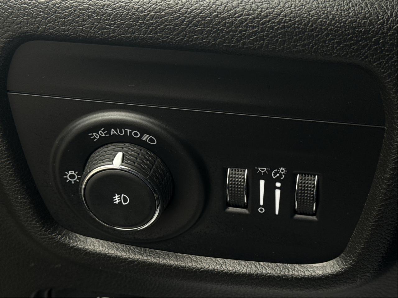 2023 Jeep Grand Cherokee NAV LEATHER HEATED SEATS! WE FINANCE ALL CREDIT! Photo