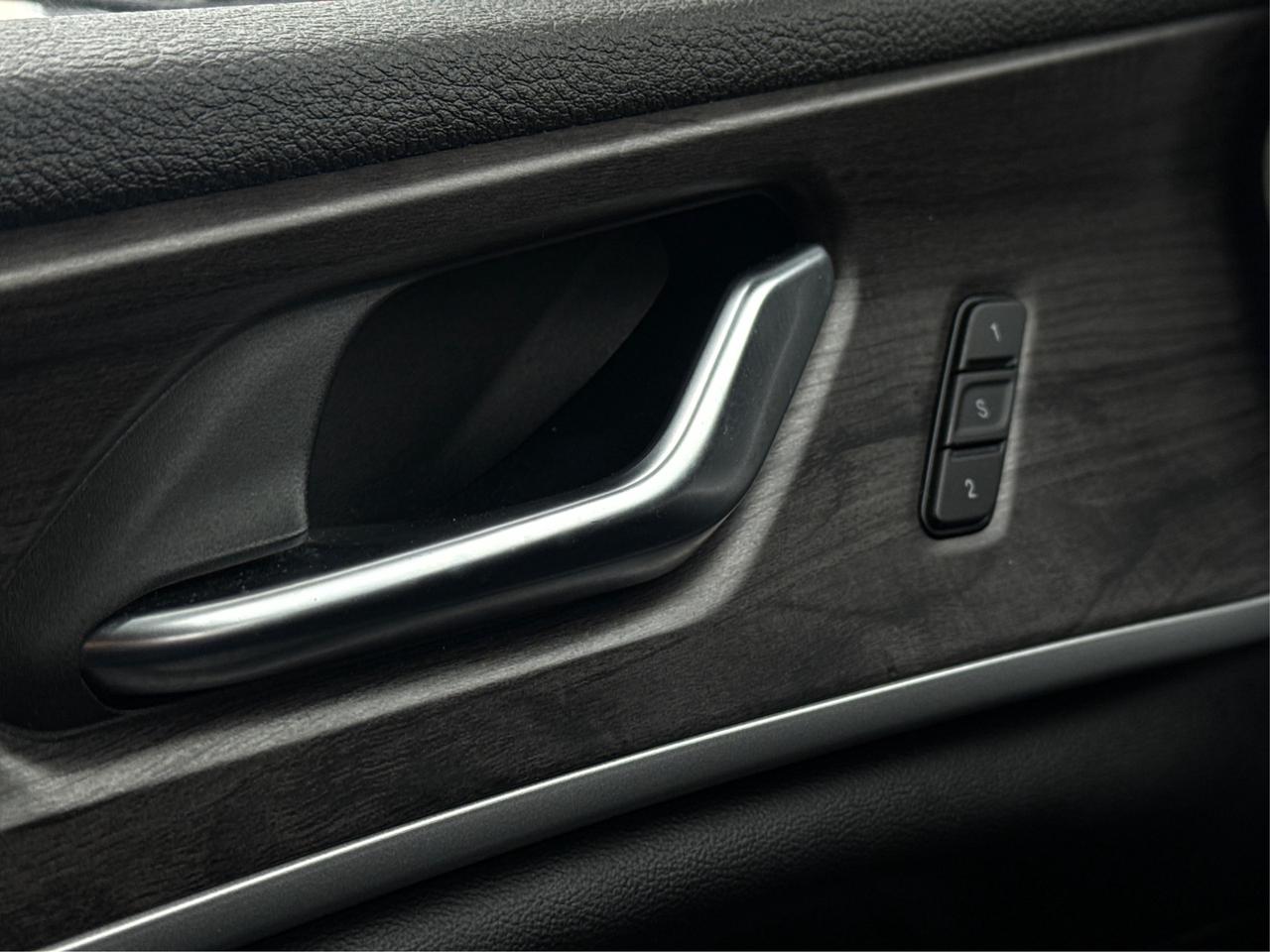 2023 Jeep Grand Cherokee NAV LEATHER HEATED SEATS! WE FINANCE ALL CREDIT! Photo