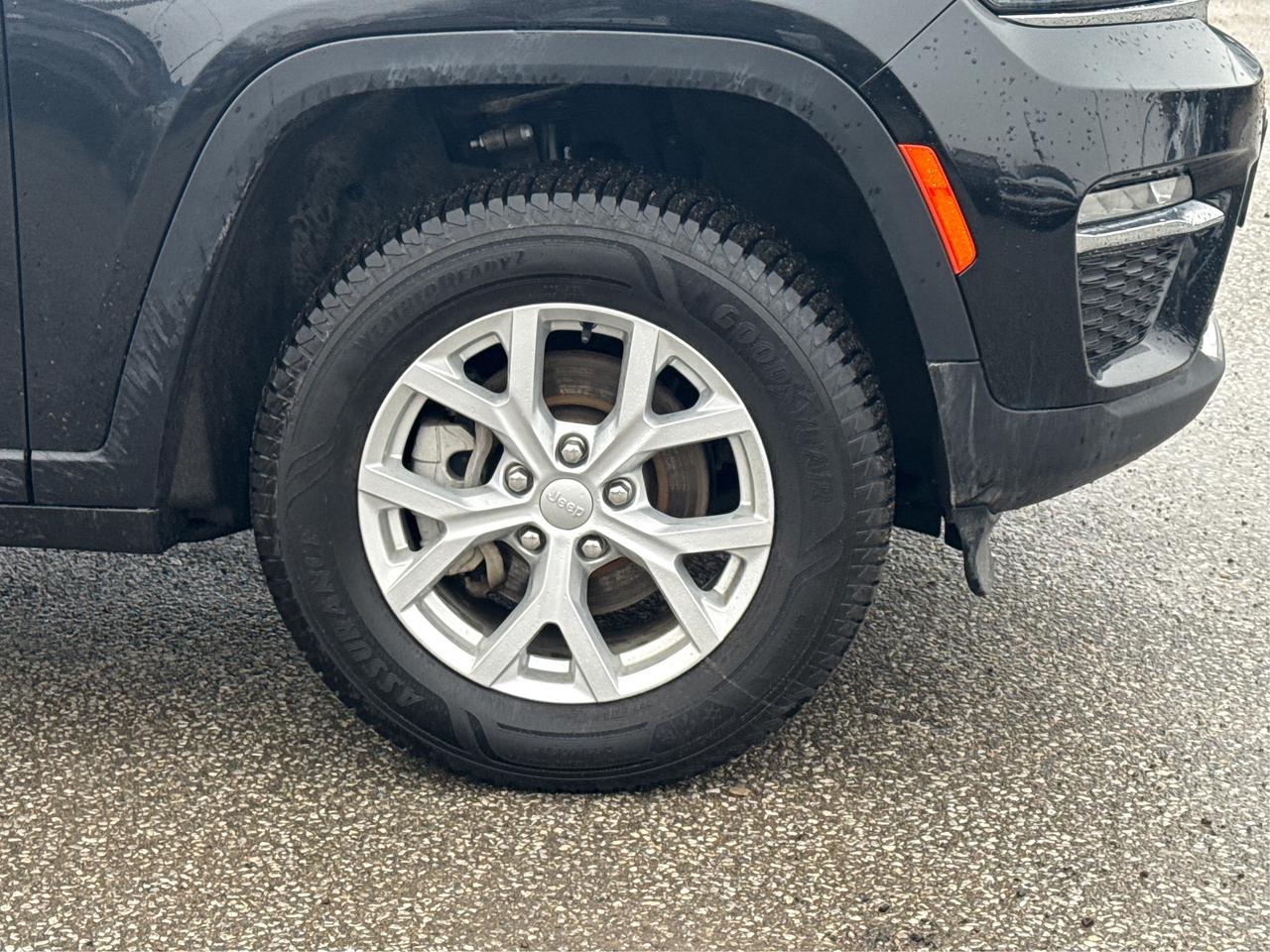 2023 Jeep Grand Cherokee NAV LEATHER HEATED SEATS! WE FINANCE ALL CREDIT! Photo