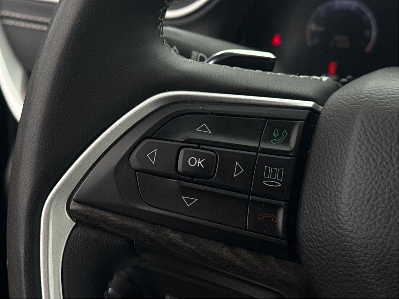 2023 Jeep Grand Cherokee NAV LEATHER HEATED SEATS! WE FINANCE ALL CREDIT! Photo