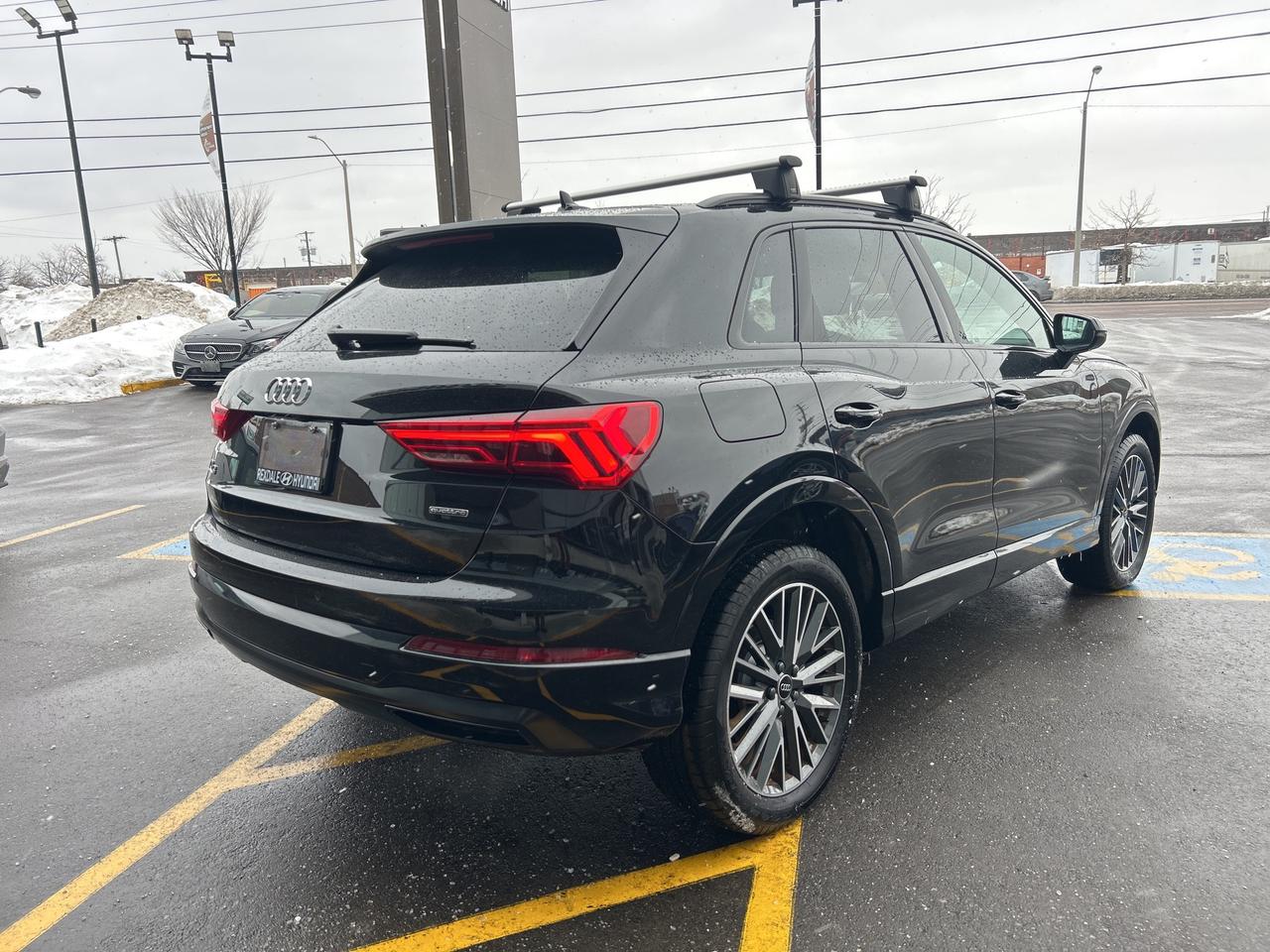 2023 Audi Q3 Komfort 45 TFSI quattro   CLEAN CARFAX Photo4