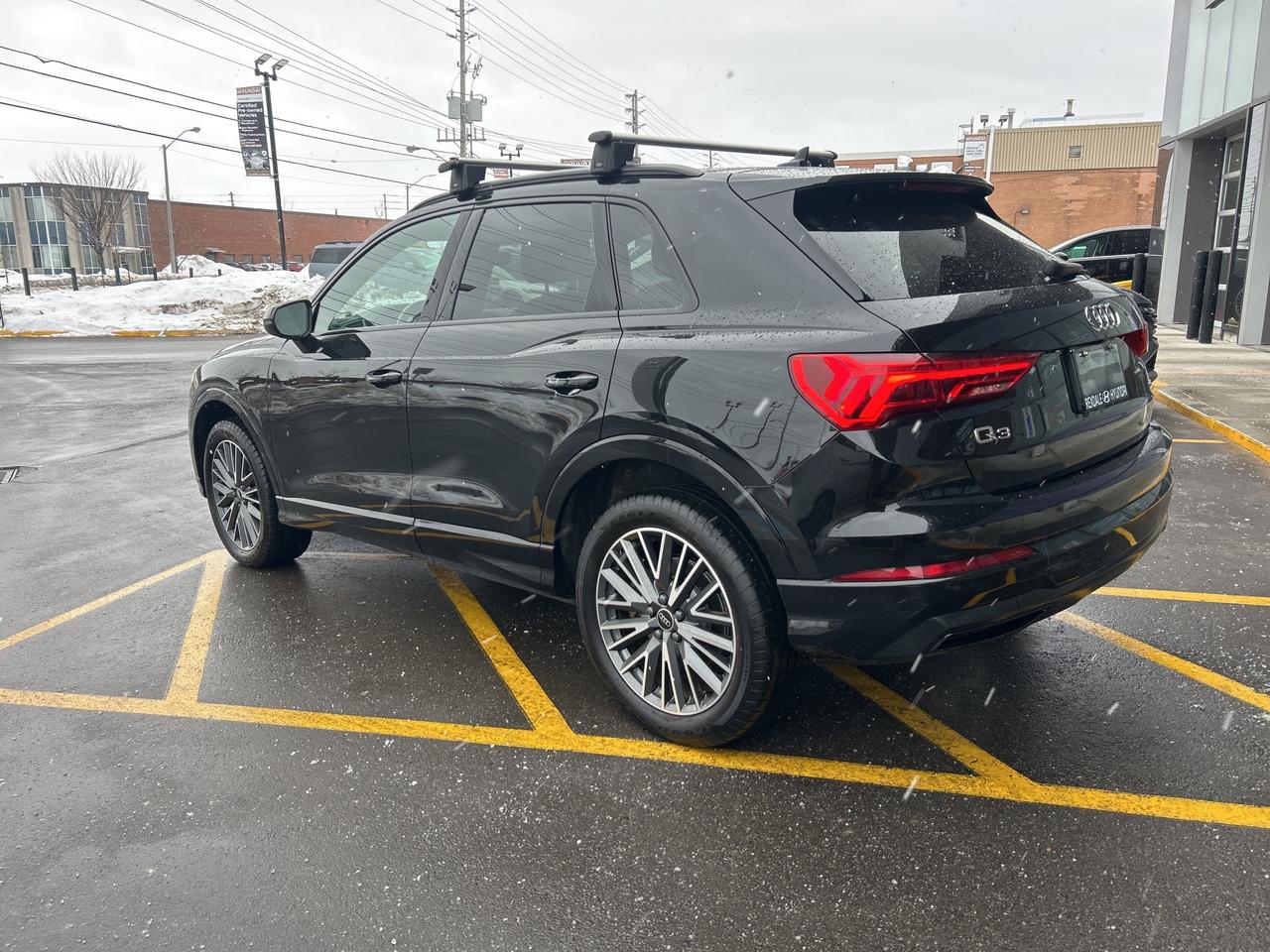 2023 Audi Q3 Komfort 45 TFSI quattro   CLEAN CARFAX Photo2