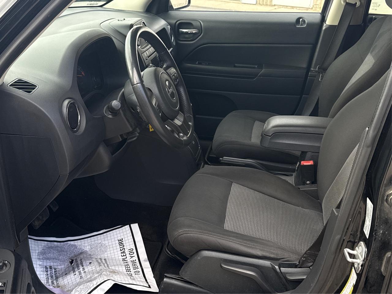 2015 Jeep Patriot 4WD HEATED SEATS CLEAN WE FINANCE ALL CREDIT! Photo