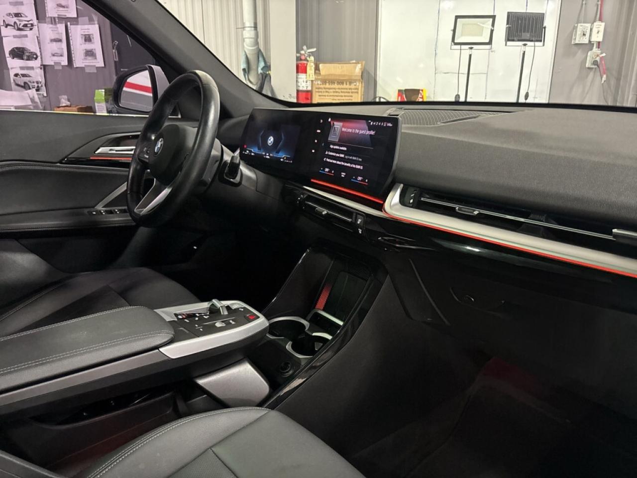 2023 BMW X1 xDrive28i AWD/NAVI/Leather/Pano Roof/Drive Assist/ Photo