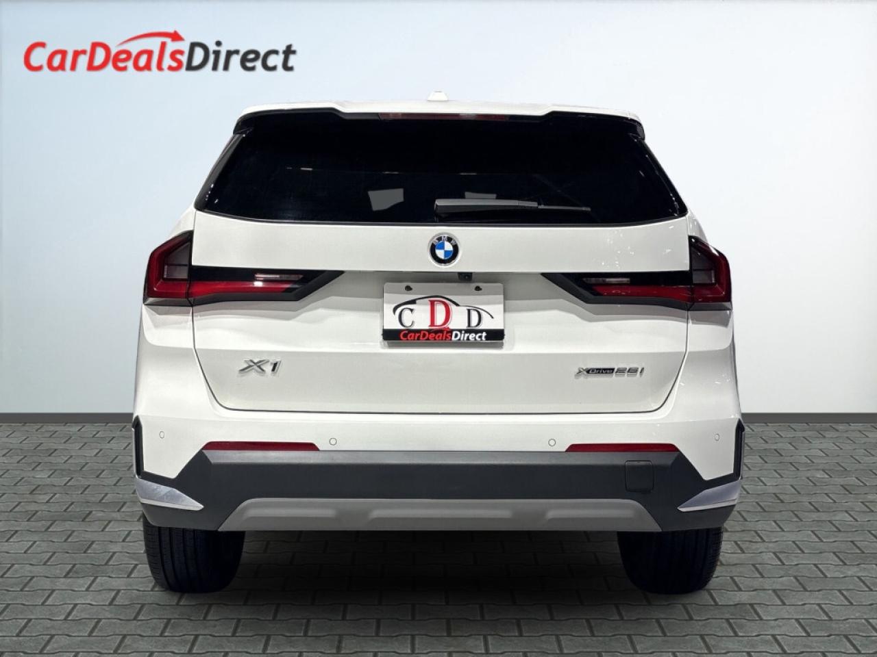 2023 BMW X1 xDrive28i AWD/NAVI/Leather/Pano Roof/Drive Assist/ Photo